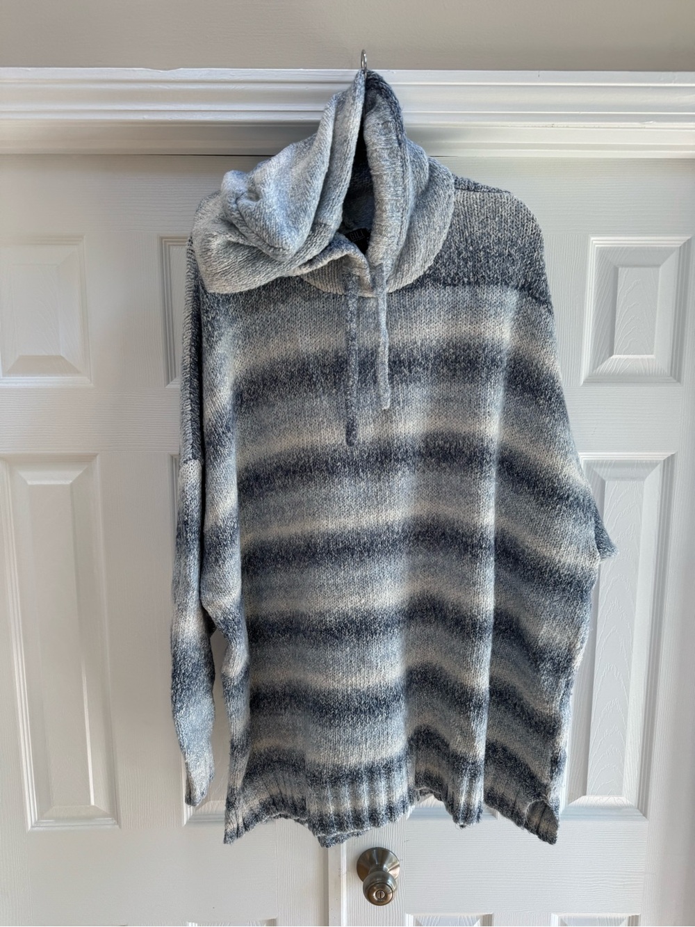 GILL 3X Women's Gray Striped Crewneck Sweater Hoodie